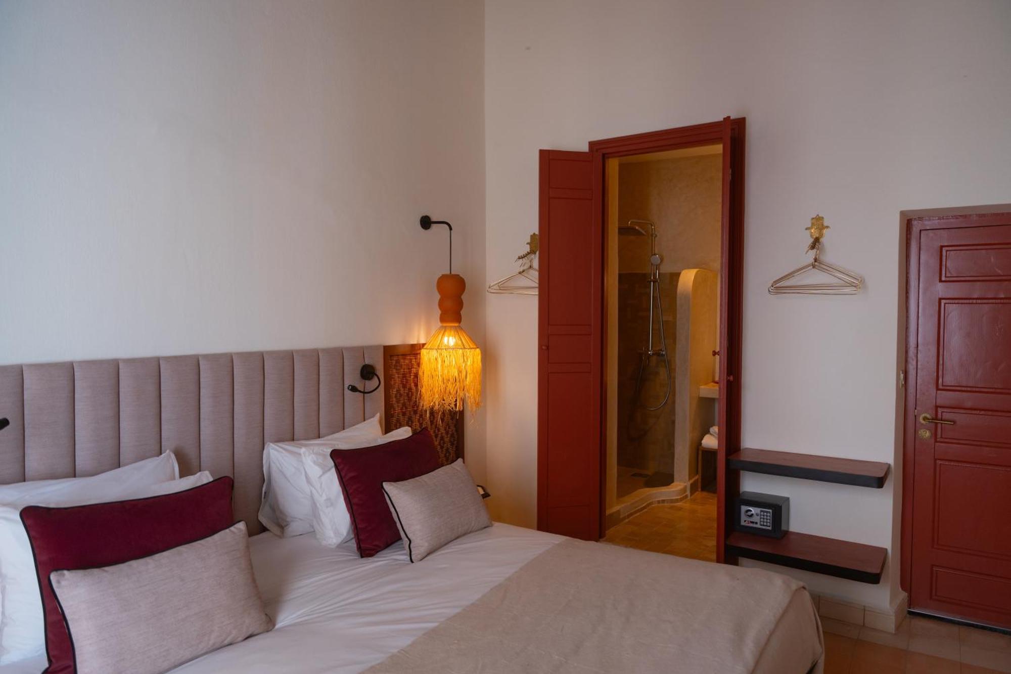 Deluxe Room,1508307412:JPEG